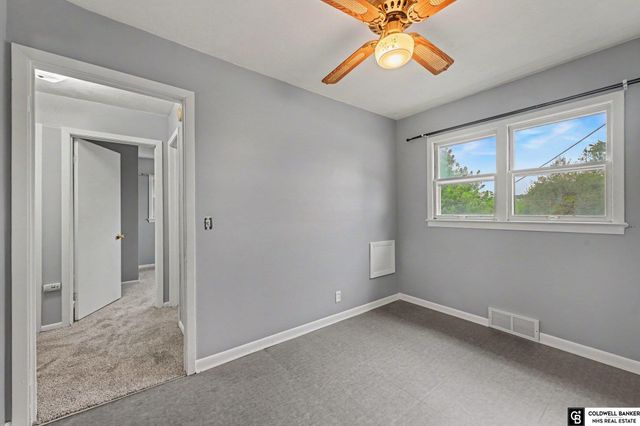 104 LEISURE Lane, Bellevue, NE 68005