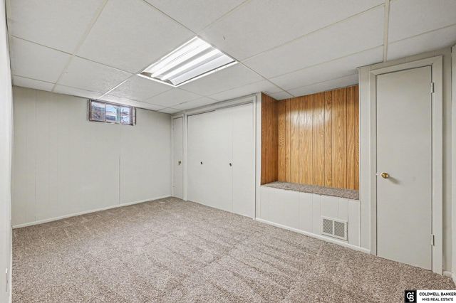104 LEISURE Lane, Bellevue, NE 68005