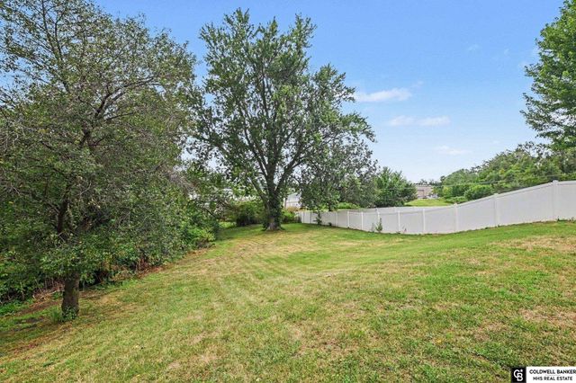 104 LEISURE Lane, Bellevue, NE 68005