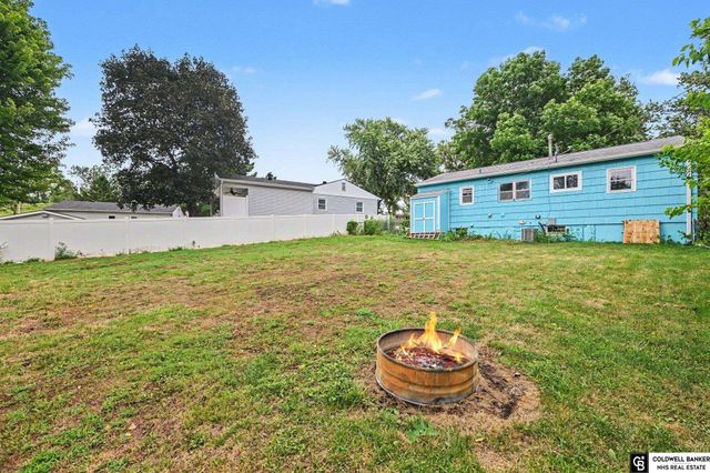 104 LEISURE Lane, Bellevue, NE 68005