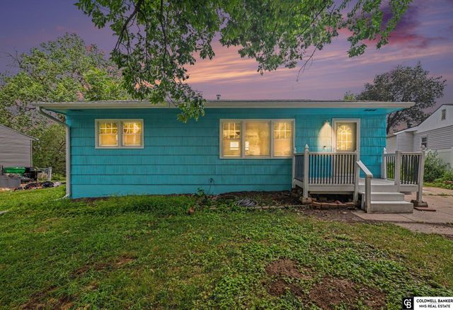104 LEISURE Lane, Bellevue, NE 68005