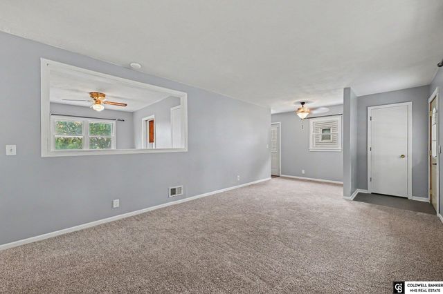 104 LEISURE Lane, Bellevue, NE 68005