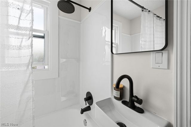 7511 Wooster Pky, Parma, OH 44129