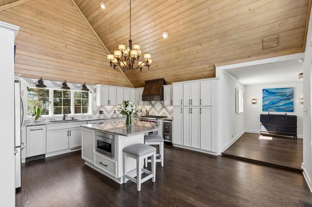 5404 Interlachen Boulevard, Edina, MN 55436