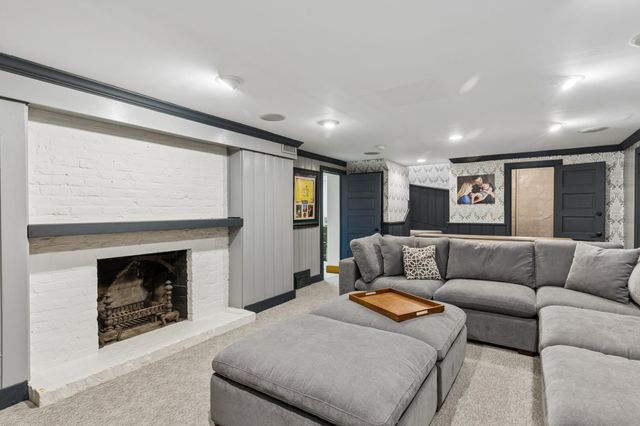 5404 Interlachen Boulevard, Edina, MN 55436
