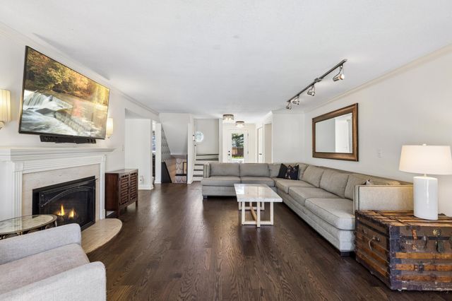 5404 Interlachen Boulevard, Edina, MN 55436