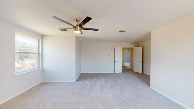 523 Zachum Drive, Arlington, TX 76002