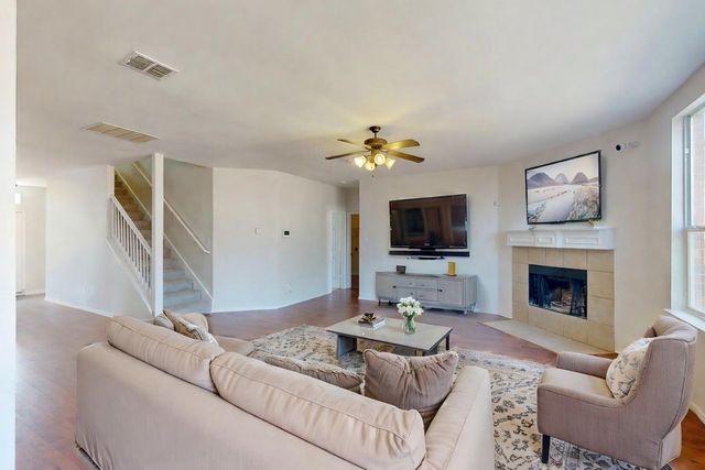 523 Zachum Drive, Arlington, TX 76002