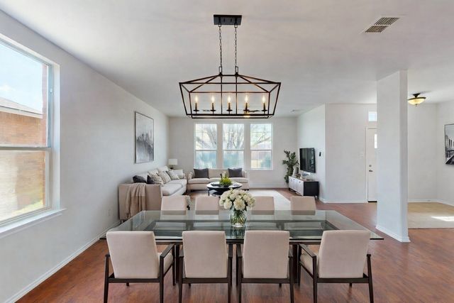 523 Zachum Drive, Arlington, TX 76002