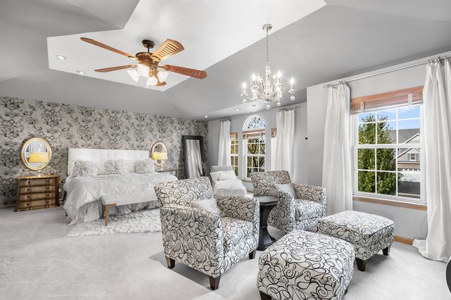 865 Sterling Heights Drive, Antioch, IL 60002