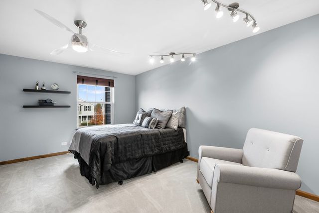 865 Sterling Heights Drive, Antioch, IL 60002