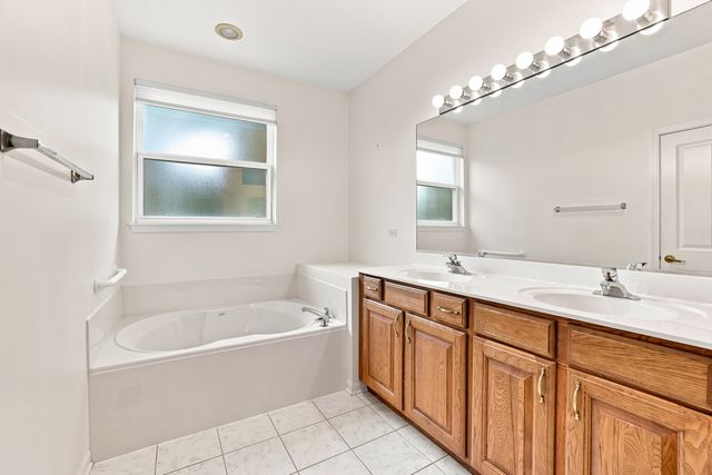 12449 Fox Run Court, Huntley, IL 60142