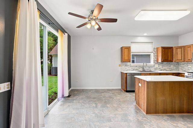 12449 Fox Run Court, Huntley, IL 60142