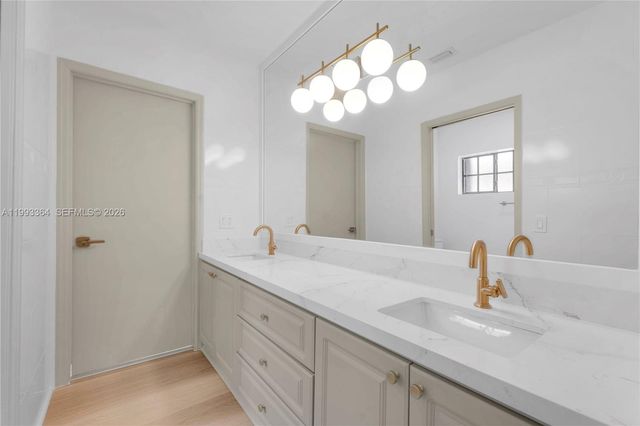 456 SW 20th Rd 458, Miami, FL 33129