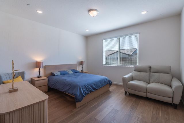 1180 Encore Way W, Madera, CA 93636