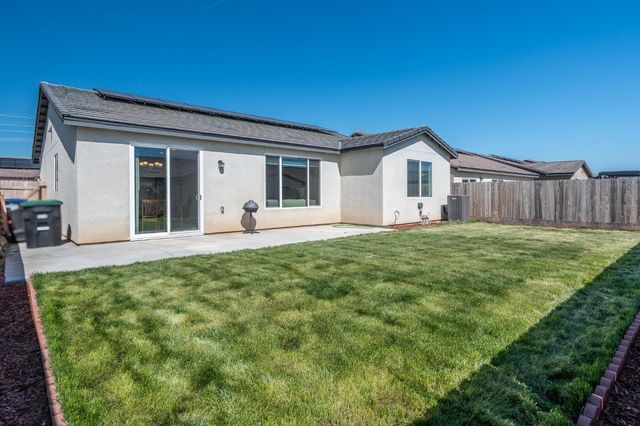 1180 Encore Way W, Madera, CA 93636