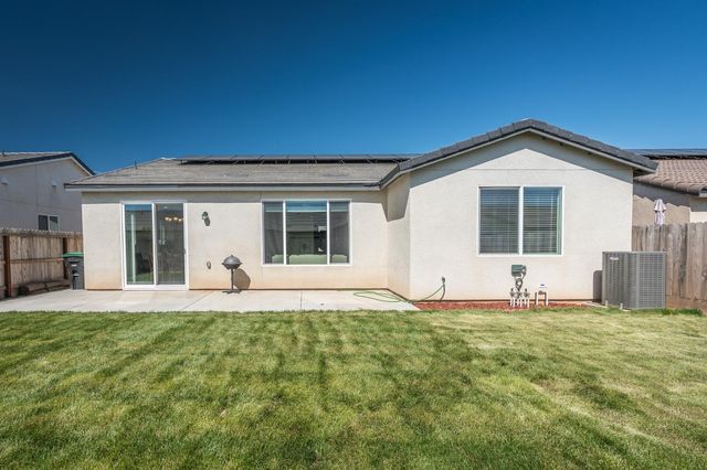 1180 Encore Way W, Madera, CA 93636