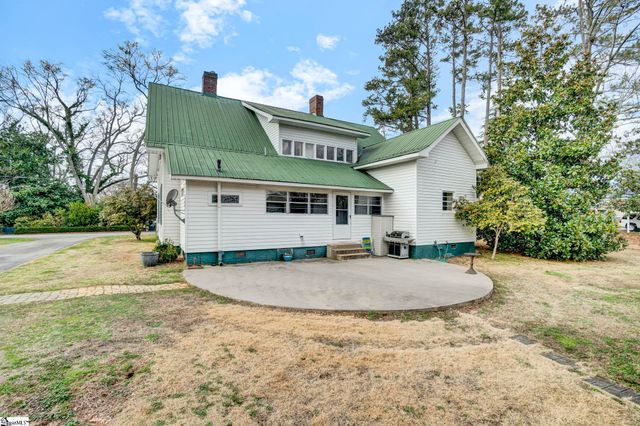 302 Gassaway Street, Central, SC 29630