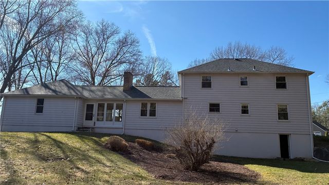 2 Woodcrest Drive, Cumberland, RI 02864