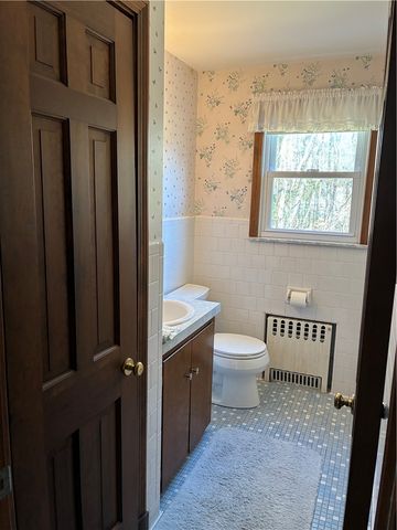 2 Woodcrest Drive, Cumberland, RI 02864