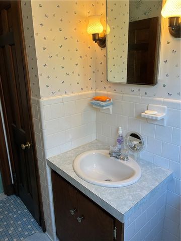 2 Woodcrest Drive, Cumberland, RI 02864