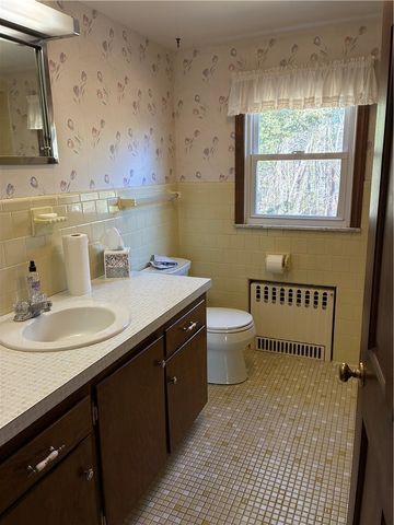 2 Woodcrest Drive, Cumberland, RI 02864