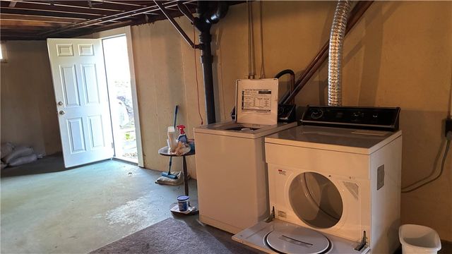 2 Woodcrest Drive, Cumberland, RI 02864