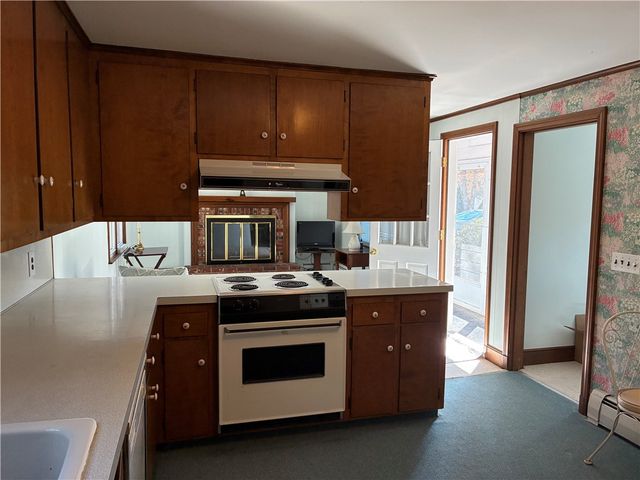 2 Woodcrest Drive, Cumberland, RI 02864