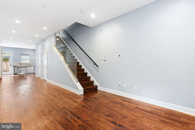 1118 E OXFORD ST, Philadelphia, PA 19125