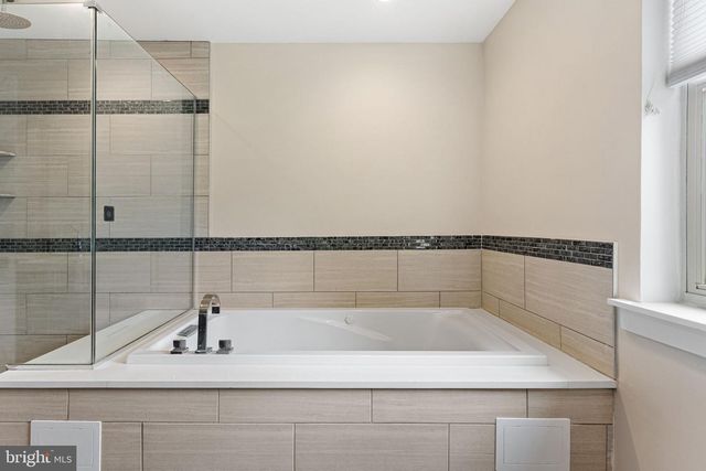 1118 E OXFORD ST, Philadelphia, PA 19125
