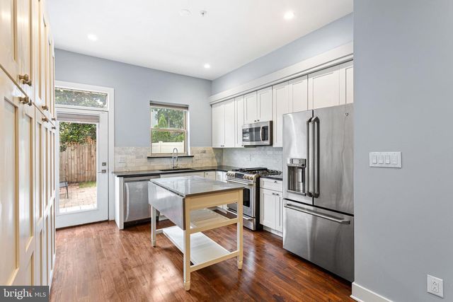 1118 E OXFORD ST, Philadelphia, PA 19125