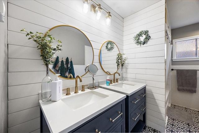 1005 Logansport Street, Nacogdoches, TX 75961