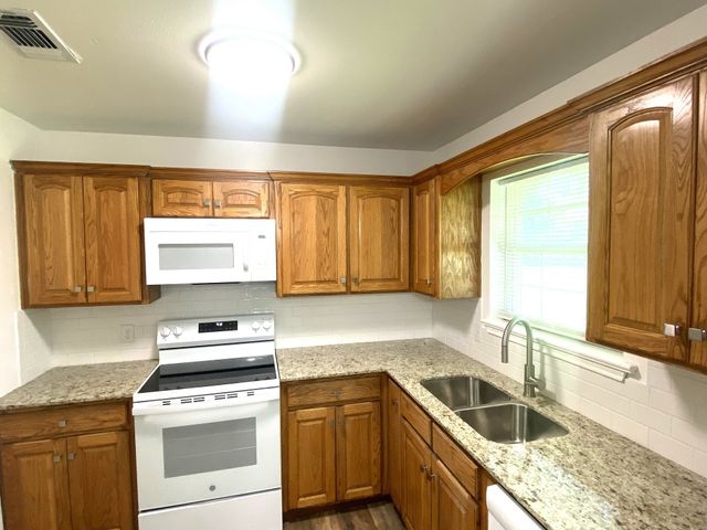 505 Red Springs Avenue, Mt Pleasant, TX 75455