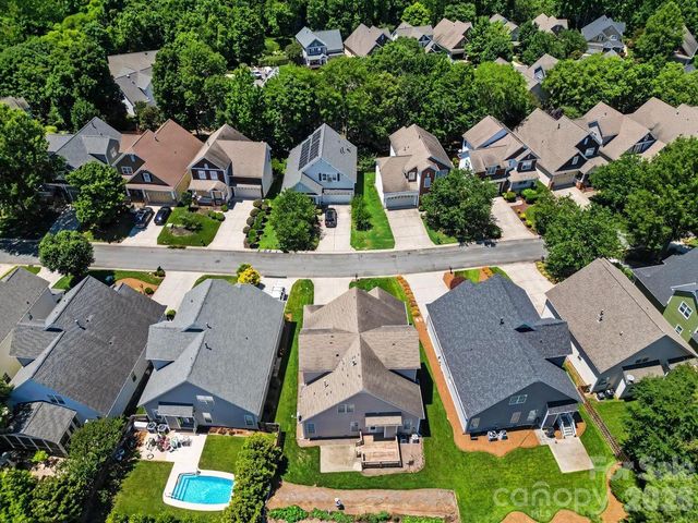 3044 Parker Green Trail, Charlotte, NC 28269