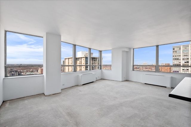 5701 N Sheridan Road 17B, Chicago, IL 60660