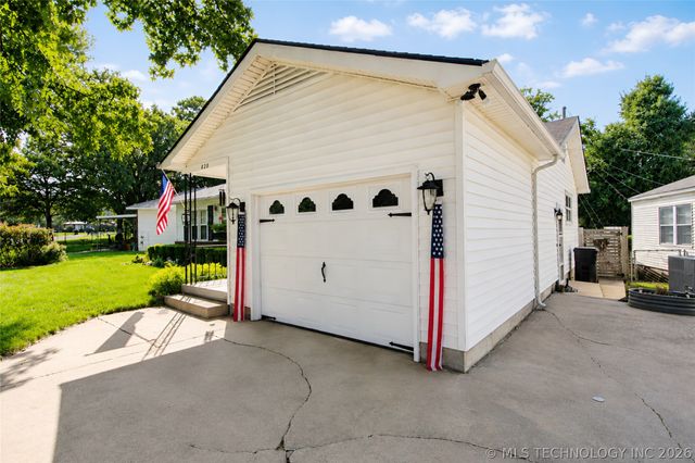 420 E 19th Street, Okmulgee, OK 74447
