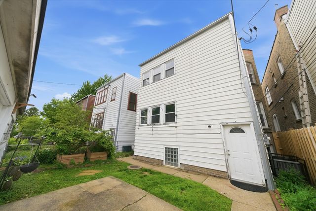 5039 W Cullom Avenue 1, Chicago, IL 60641