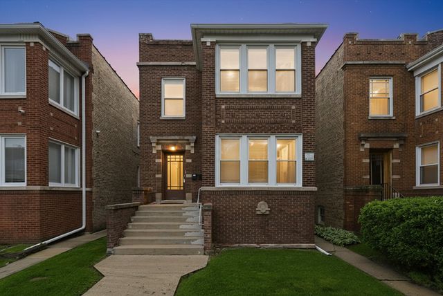 5039 W Cullom Avenue 1, Chicago, IL 60641