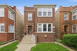 5039 W Cullom Avenue 1, Chicago, IL 60641