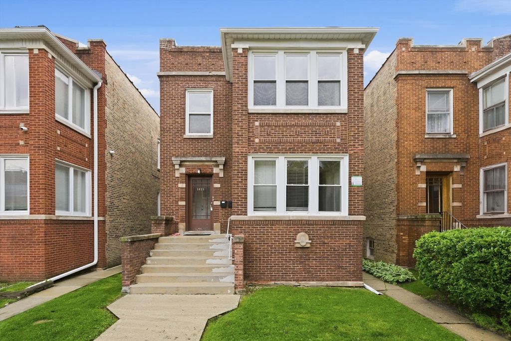 5039 W Cullom Avenue 1, Chicago, IL 60641