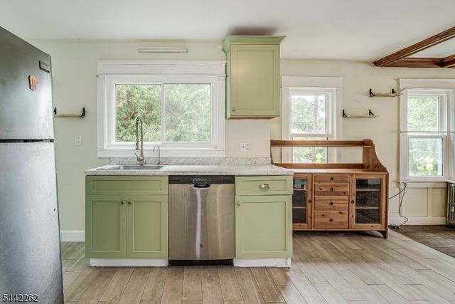 2 Hicks Ave, Newton Town, NJ 07860