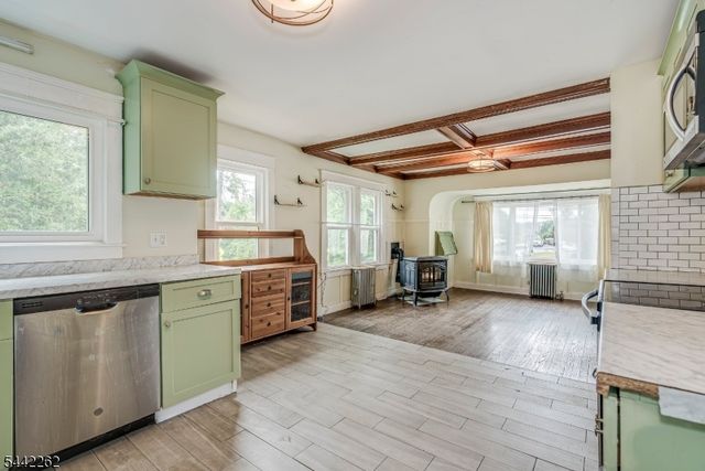 2 Hicks Ave, Newton Town, NJ 07860