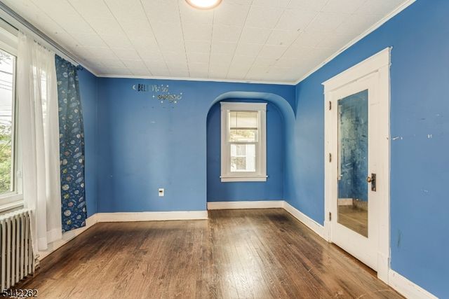 2 Hicks Ave, Newton Town, NJ 07860