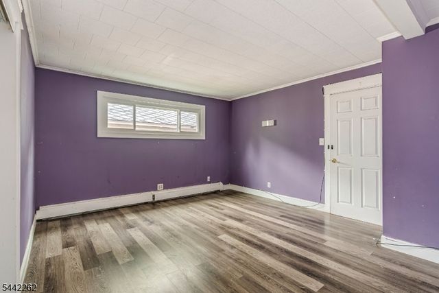 2 Hicks Ave, Newton Town, NJ 07860