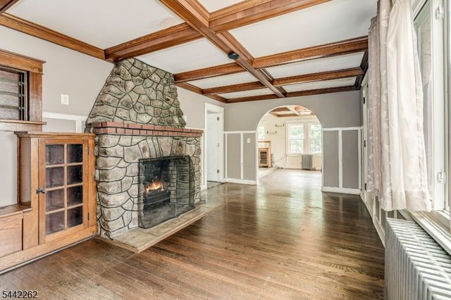 2 Hicks Ave, Newton Town, NJ 07860