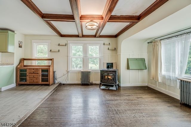 2 Hicks Ave, Newton Town, NJ 07860