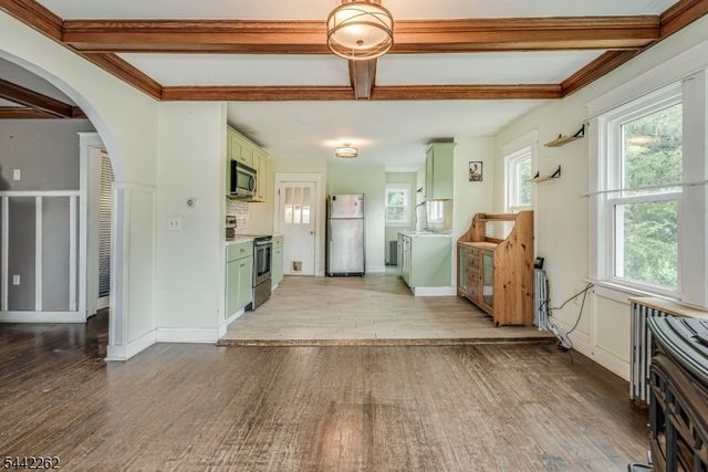 2 Hicks Ave, Newton Town, NJ 07860