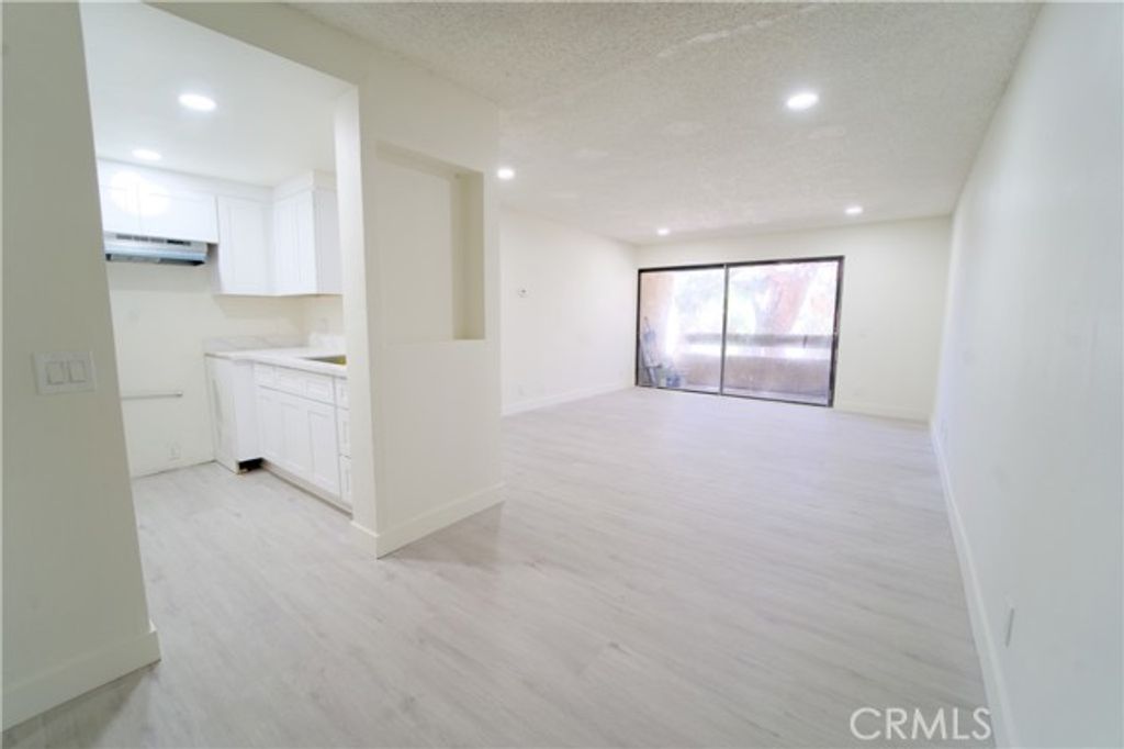 600 W Third St B211, Santa Ana, CA 92701