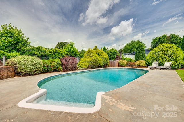 3903 Graywood Drive, Gastonia, NC 28052