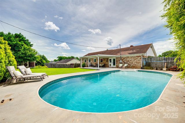 3903 Graywood Drive, Gastonia, NC 28052
